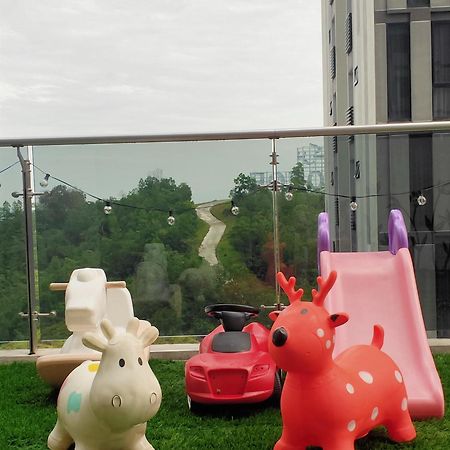 D Bunga مسلم Homestay Pool View Legoland Nusajaya Nusajaya  Dış mekan fotoğraf