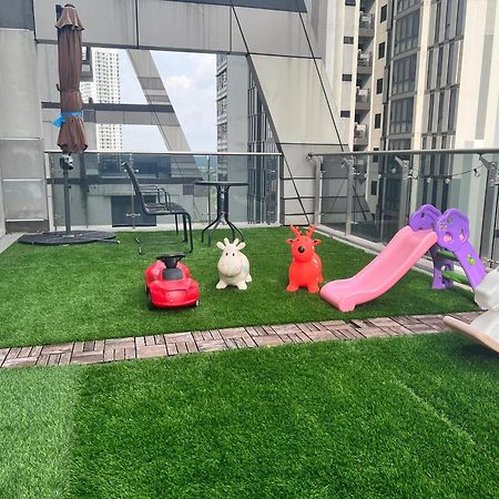 D Bunga مسلم Homestay Pool View Legoland Nusajaya Nusajaya  Dış mekan fotoğraf
