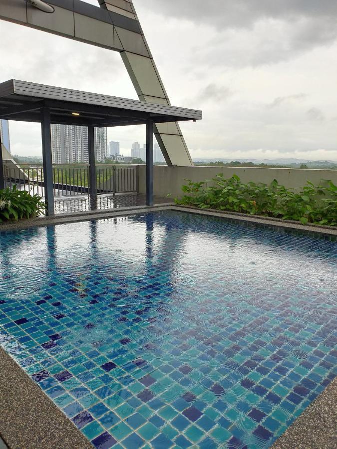 D Bunga مسلم Homestay Pool View Legoland Nusajaya Nusajaya  Dış mekan fotoğraf
