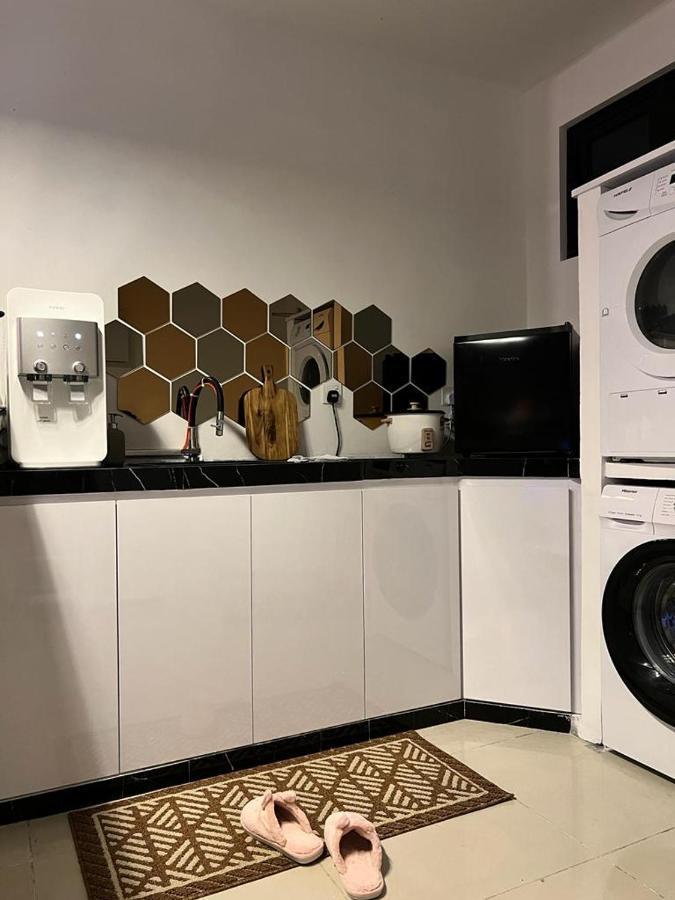 D Bunga مسلم Homestay Pool View Legoland Nusajaya Nusajaya  Dış mekan fotoğraf