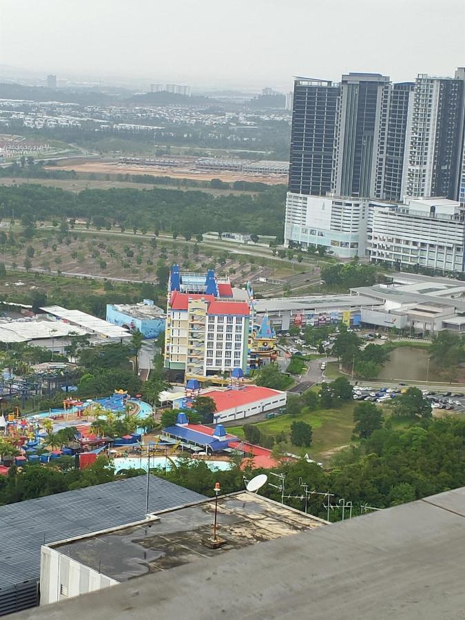 D Bunga مسلم Homestay Pool View Legoland Nusajaya Nusajaya  Dış mekan fotoğraf