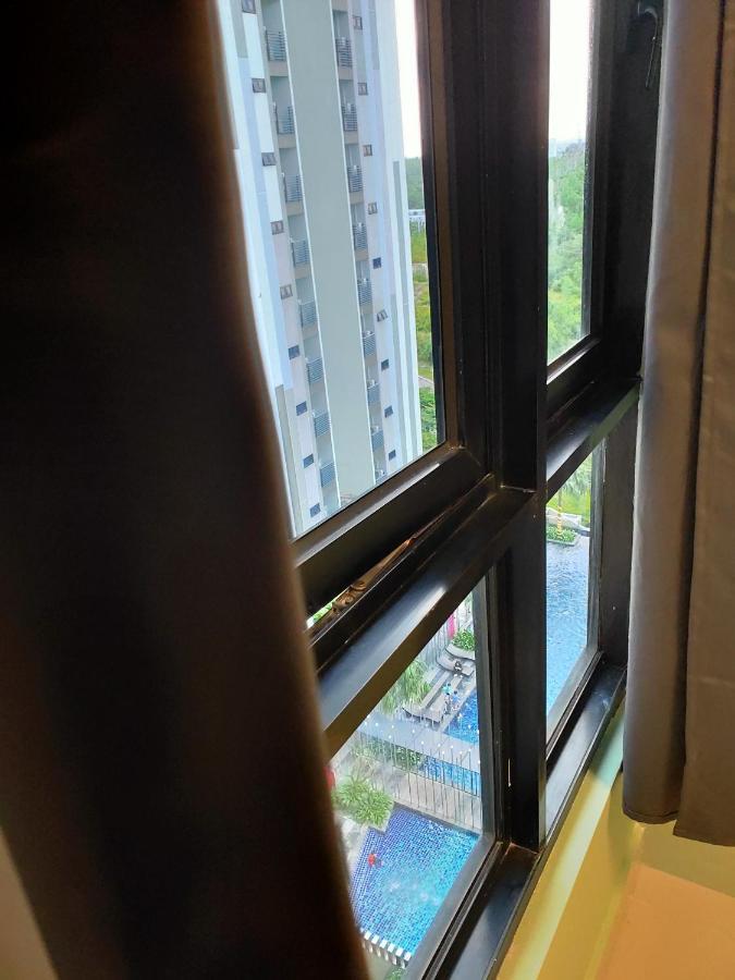 D Bunga مسلم Homestay Pool View Legoland Nusajaya Nusajaya  Dış mekan fotoğraf