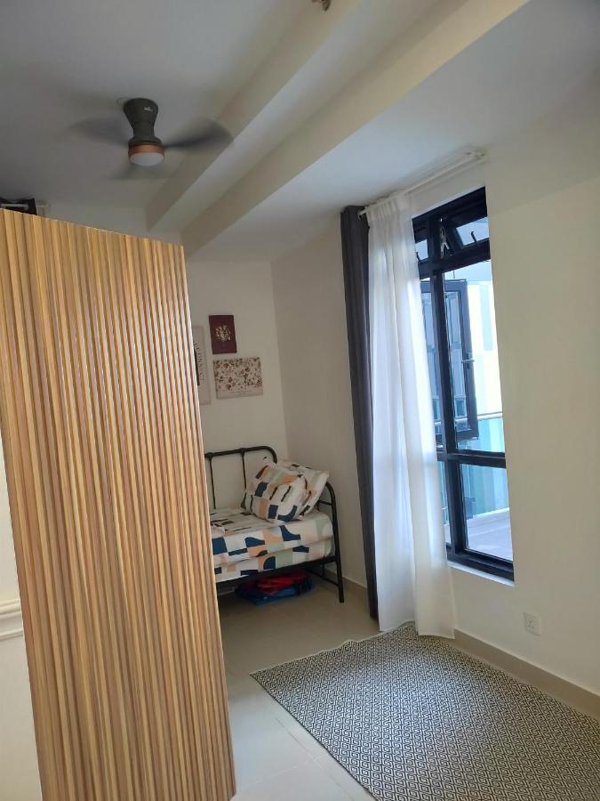 D Bunga مسلم Homestay Pool View Legoland Nusajaya Nusajaya  Dış mekan fotoğraf