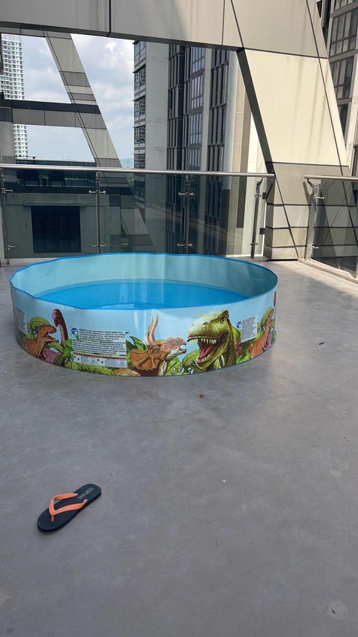 D Bunga مسلم Homestay Pool View Legoland Nusajaya Nusajaya  Dış mekan fotoğraf