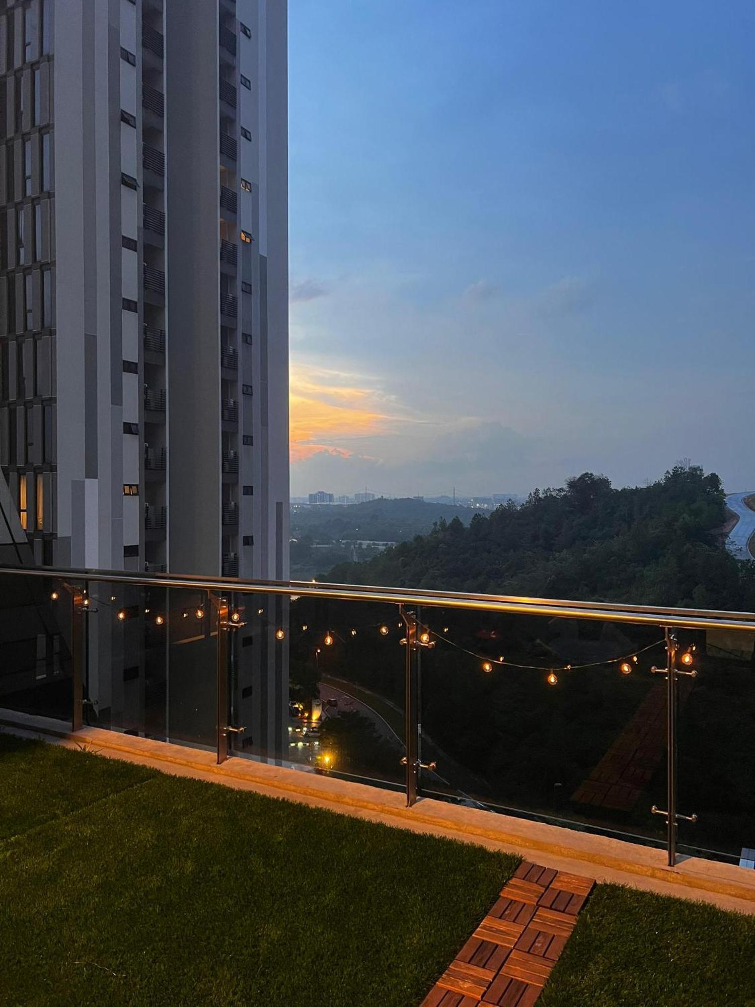 D Bunga مسلم Homestay Pool View Legoland Nusajaya Nusajaya  Dış mekan fotoğraf